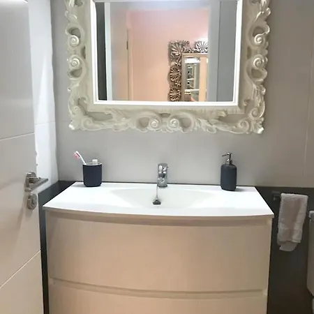One Bedroom Appartement With Wifi At Valencia Apartment *
